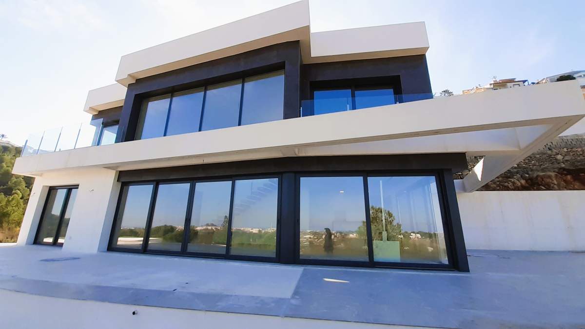 Villa en construcción con vistas al mar en Denia